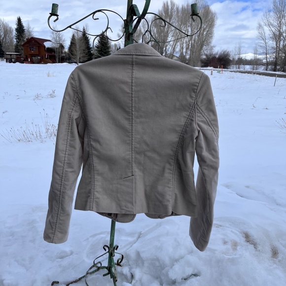 Jacket - Picture 3 of 12